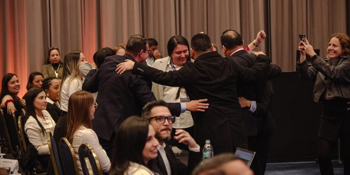 Foto celebrando nuestro quinto puesto