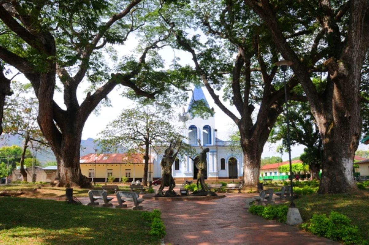 Foto del parque de la paz en Ataco Tolima