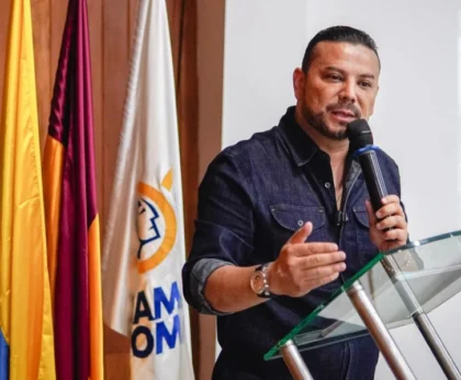 Foto del Secretario de Cultura y Turismo